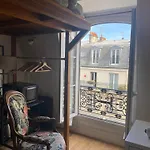 Cozy Studio For 2 With Rooftop Views In Central Paris